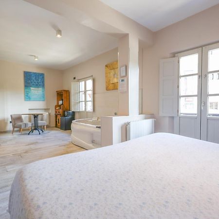סנטילנה דל מר Akla Suites Con Jacuzzi Santillana מראה חיצוני תמונה