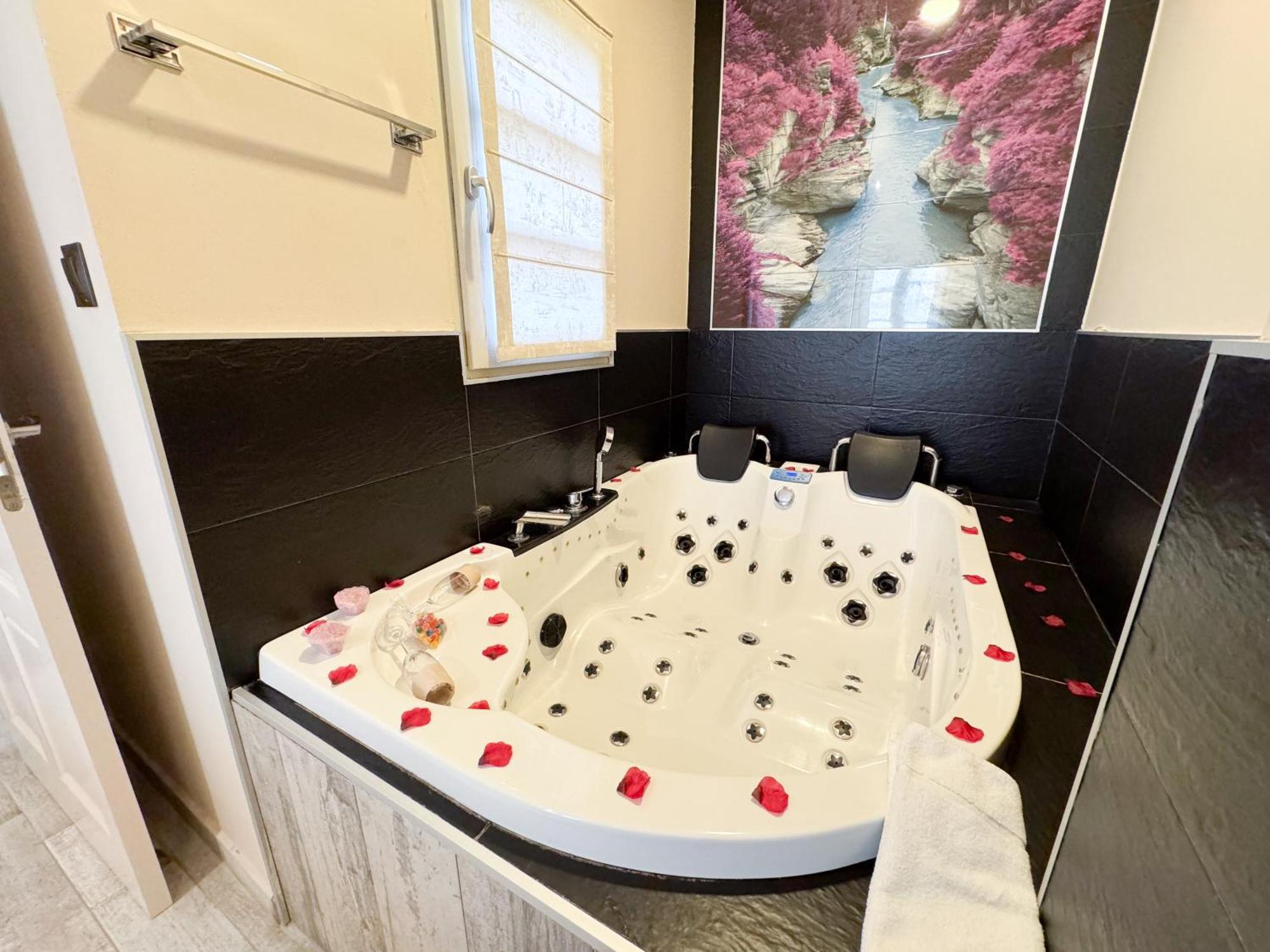 סנטילנה דל מר Akla Suites Con Jacuzzi Santillana מראה חיצוני תמונה