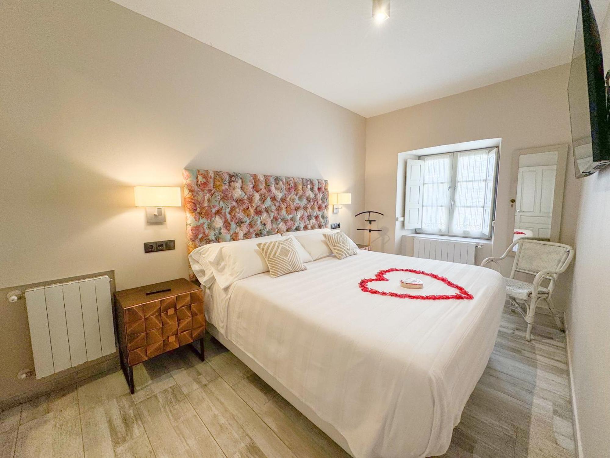 סנטילנה דל מר Akla Suites Con Jacuzzi Santillana מראה חיצוני תמונה